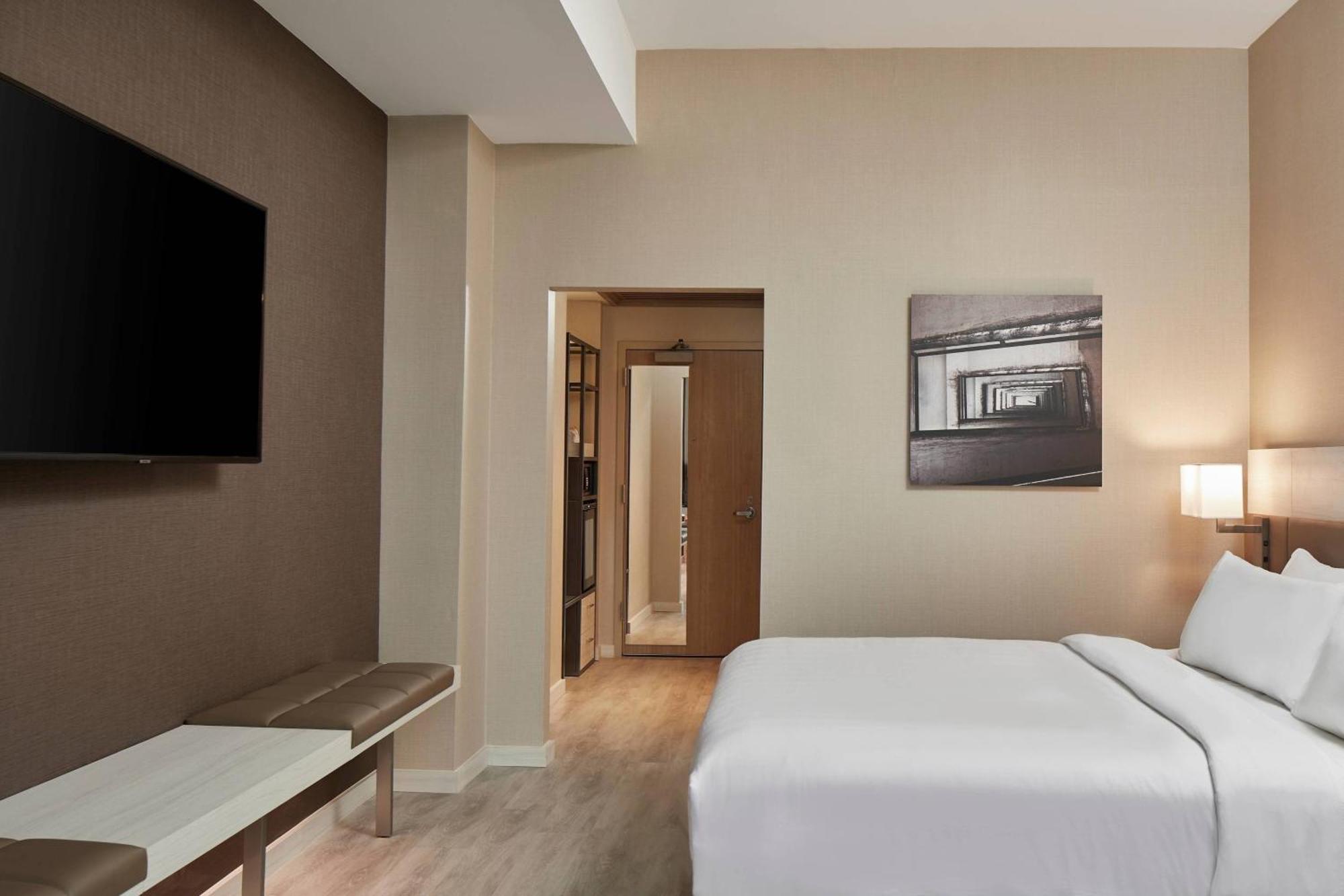 Ac Hotel By Marriott Greenville Eksteriør bilde